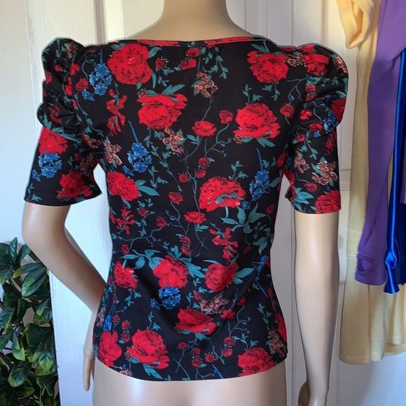 Shein red roses on black puff sleeve tee t-shirt top M - Picture 6 of 7